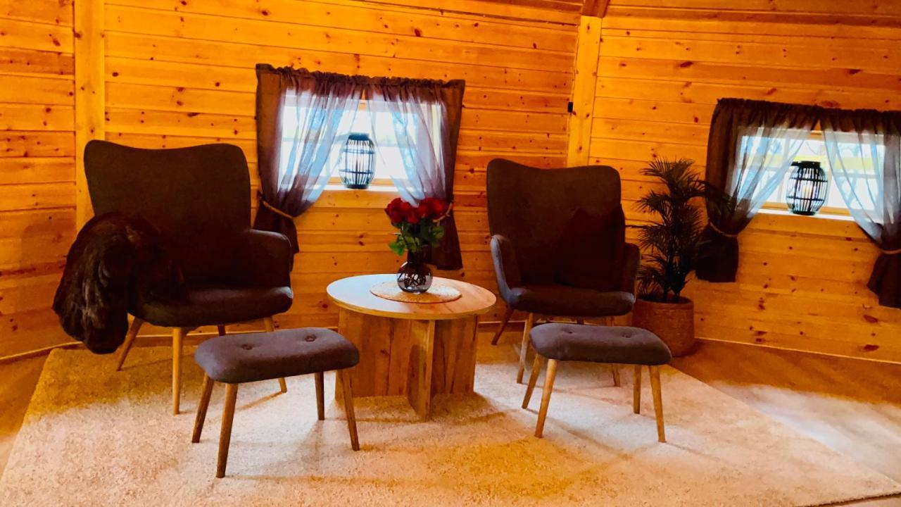 Koselig Dyregard I Tromso Hotel Bagian luar foto